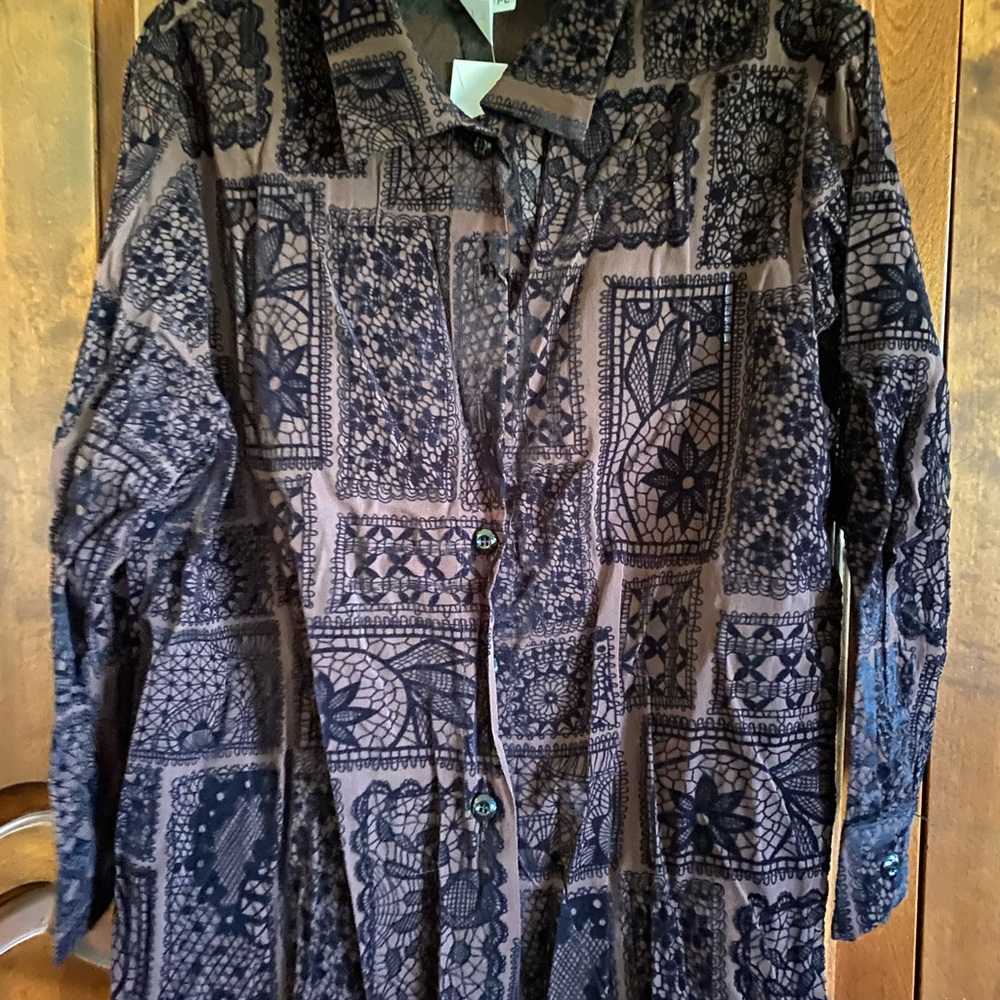NWOT Flocked blouse - NEW